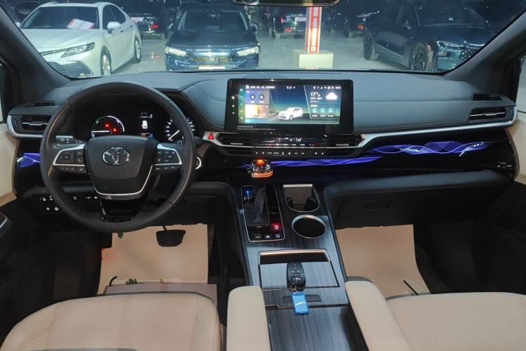 Used Toyota Sienna 2024 2.5L Hybrid Prestige Deluxe Edition