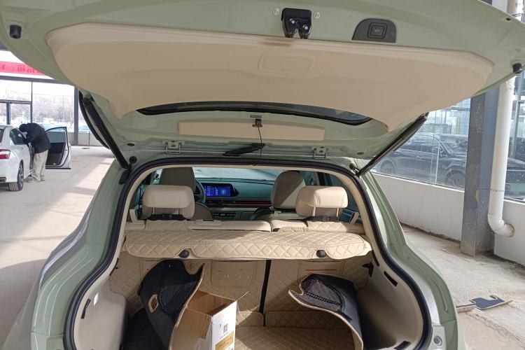 Used ORA Good Cat 2022 Morandi Edition 400km Standard Range Premium Version Lithium-Ion Battery
