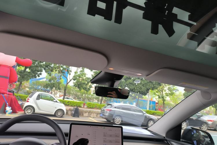 Used Tesla Model Y 2023 Long-Range All-Wheel-Drive Version