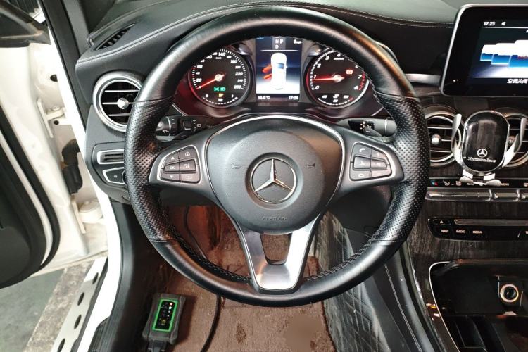 Used Mercedes-Benz GLC 2017 GLC 260 4MATIC Dynamic Edition Steering Wheel