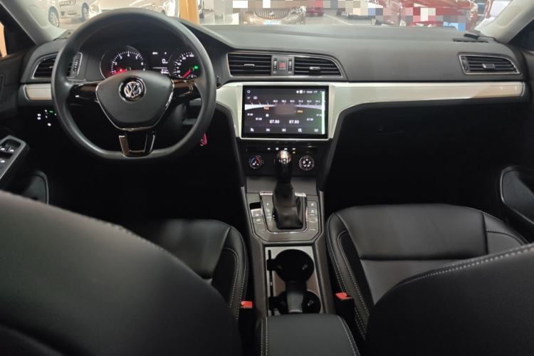 Used Volkswagen Lamando 2017 230TSI DSG Fashion Edition Center Console