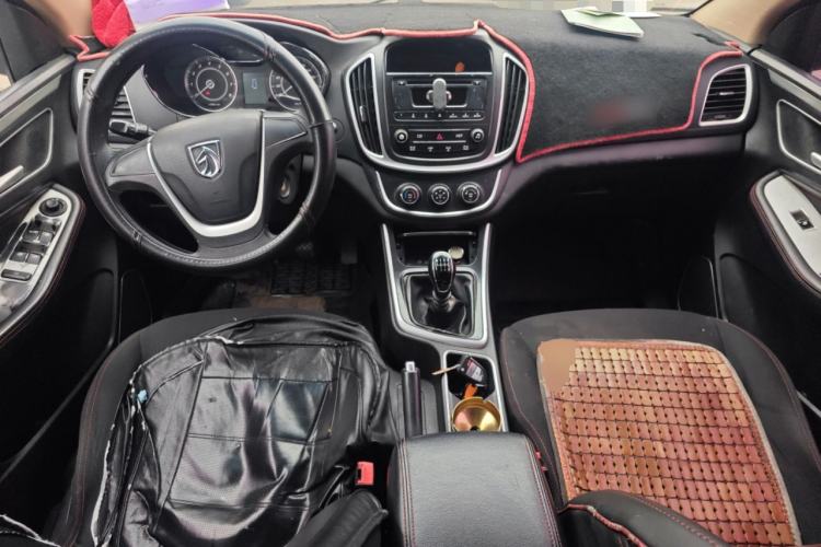 Used Baojun 560 2016 1.8L Manual Comfort Edition