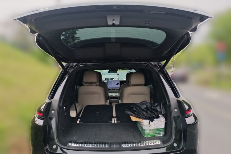 Used Li Auto L8 2024 Pro Model Trunk