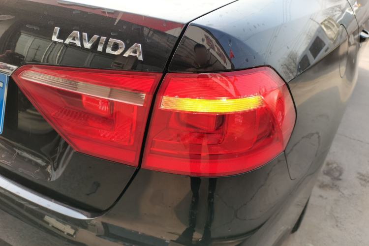 Used Volkswagen Lavida 2015 1.6L Automatic Comfort Edition
