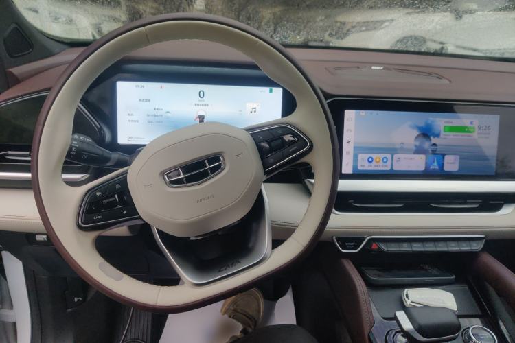 Used Geely Auto Monjaro L 2024 2.0TD High-Power Automatic Two-Wheel Drive Yunqi Version Center Console