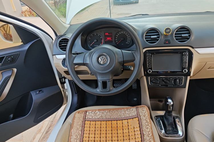 Used Volkswagen Jetta 2013 1.6L Automatic Comfort Model Steering Wheel