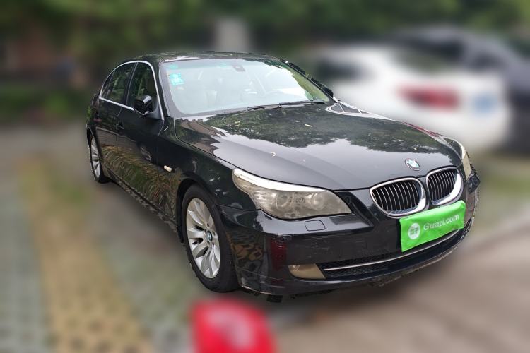 Used BMW 5 Series 2010 530Li Luxury Model Front Right 45 Deg