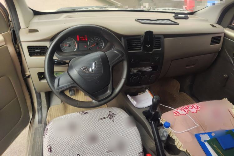 Used Wuling Rongguang V 2016 1.2L Practical Version
