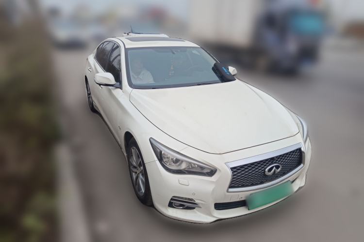 Used Infiniti Q50L 2015 2.0T Enjoyment Edition Front Right 45 Deg