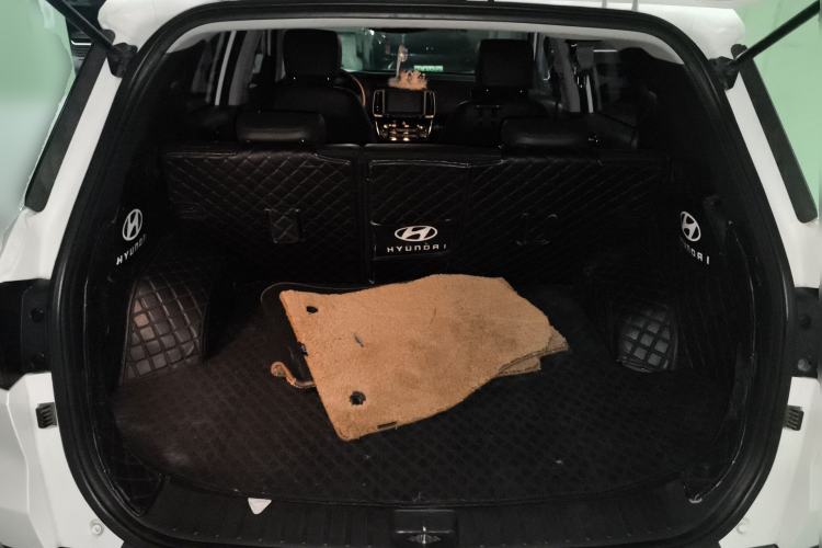 Used Hyundai ix35 2019 2.0L Automatic 2WD Zhiyong·Changxiang Edition China VI Standard Trunk