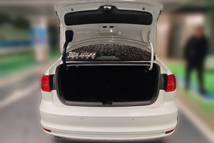 Used Volkswagen Sagitar 2017 230TSI Automatic Luxury Edition
