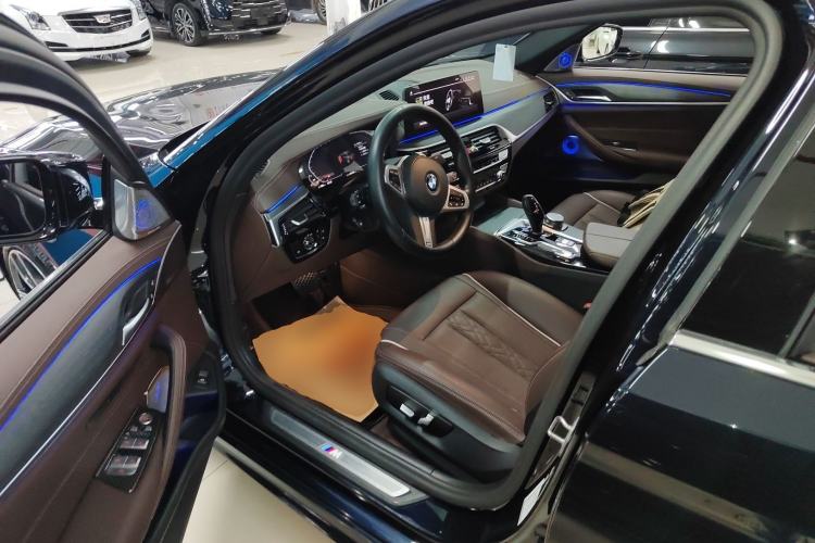 Used BMW 5 Series 2022 Second Facelift 530Li Leading Edition M Sport Package Driver Seat