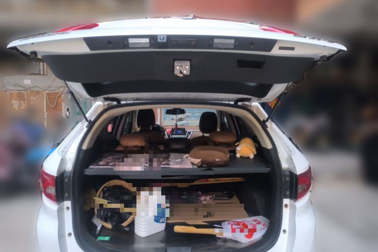 Used Soueast DX7 2015 1.5T Manual Elite Model Trunk