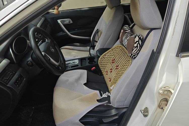 Used Bestune X80 2013 2.0L automatic comfort version Left Front Seat