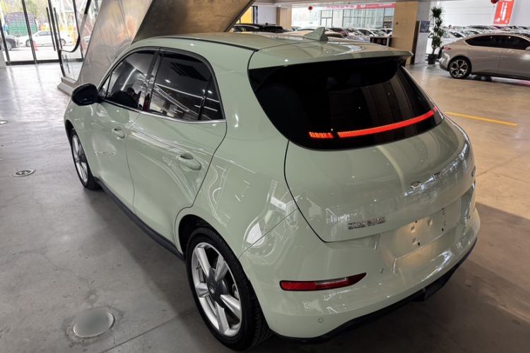 Used ORA Good Cat 2023 401 km Standard Range Luxury Version Lithium Iron Phosphate Exterior 5