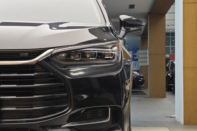 Used BYD Tang 2019 2.0T Automatic SmartConnect Luxury Edition 7 Seats China VI Standard
