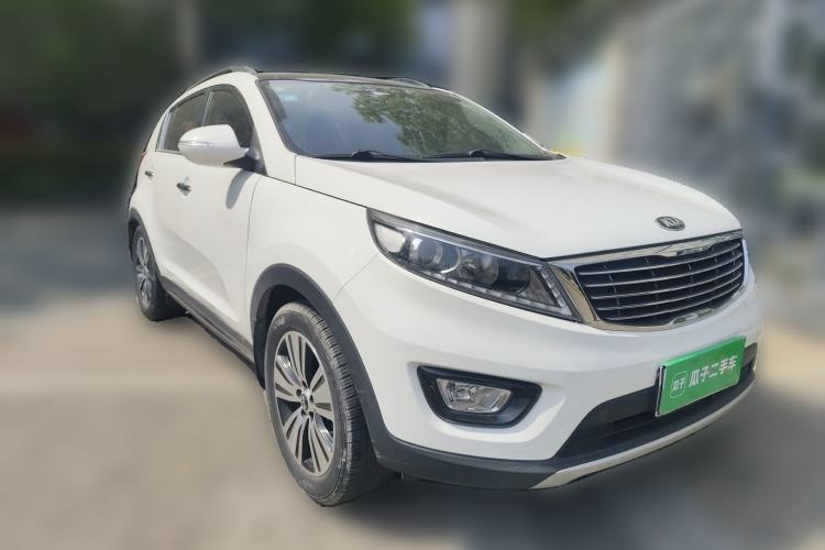 Used Kia Sportage R 2015 2.0L Automatic Two-Wheel Drive DLX Model Front Right 45 Deg
