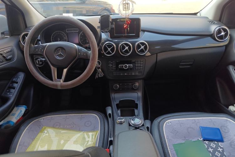 Used Mercedes-Benz B-Class 2012 B 180 Center Console