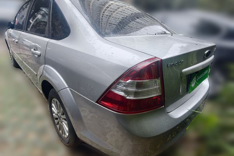 Used Ford Focus 2013 Sedan Classic 1.8L Manual Fashion Edition