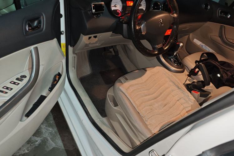 Used Peugeot 408 2013 2.0L Automatic Comfort Edition
