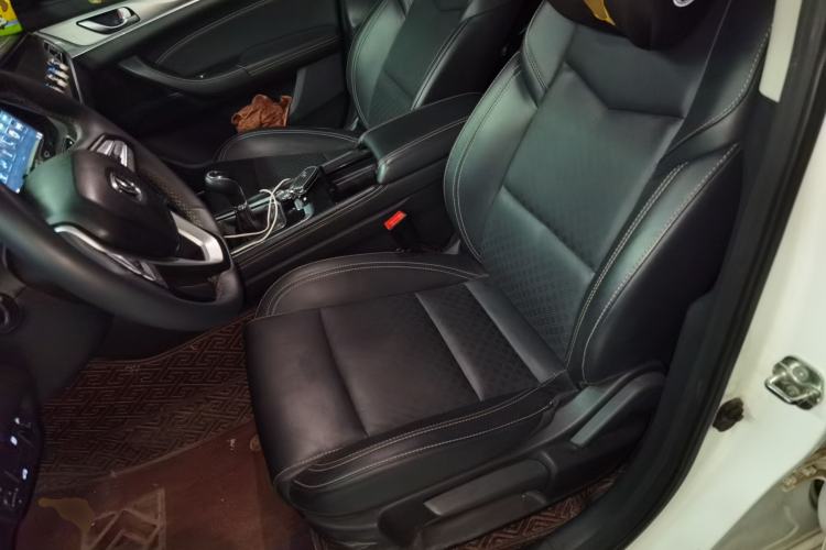 Used CHANGAN Eado 2019 High-Energy Edition 1.6L GDI Manual Pioneer Model China VI Standard
