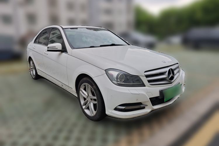 Used Mercedes-Benz C-Class 2013 C 260 CGI Fashion Model Front Right 45 Deg