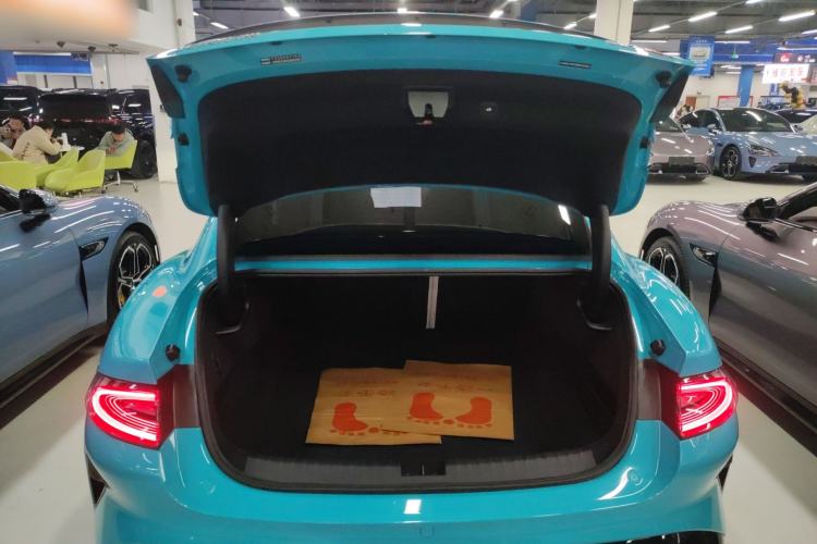 Used Xiaomi Auto SU7 2024 Four-Wheel Drive Ultra-Long Range Advanced Intelligent Driving Max Edition
