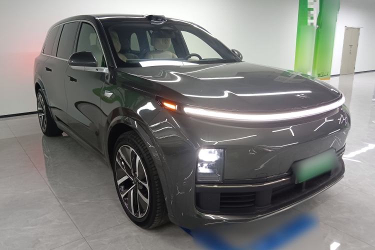 Used Li Auto L9 2022 Max model Front Right 45 Deg