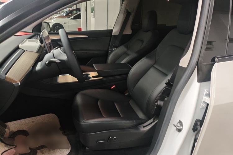 Used Tesla Model Y 2022 Long-Range All-Wheel-Drive Version