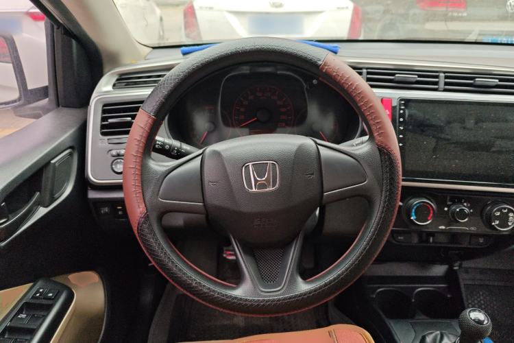Used Honda City 2015 1.5L manual Comfort version