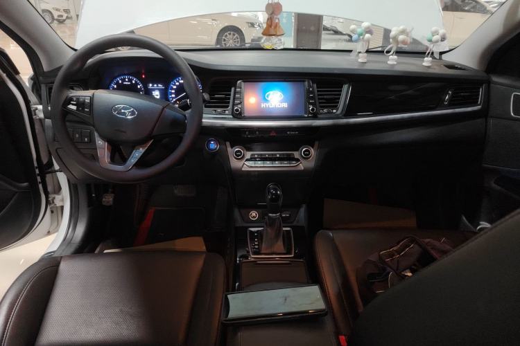 Used Hyundai Mistra 2017 1.8L Automatic Smart GLS China V Standard Center Console