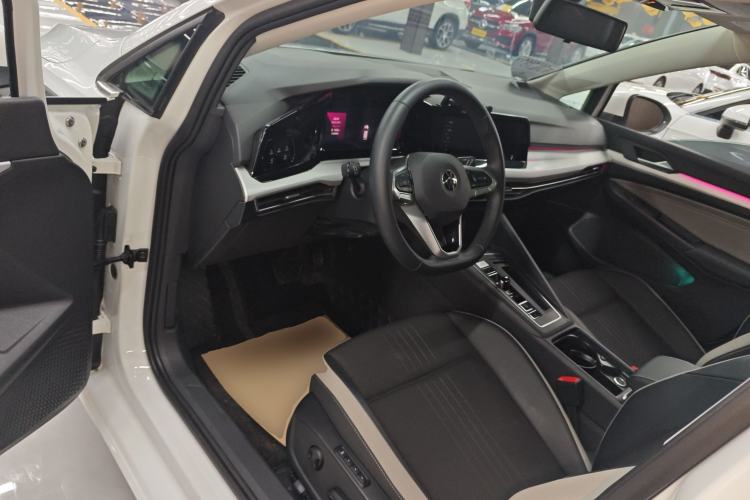 Used Volkswagen Golf 2023 280TSI DSG Pro Driver Seat