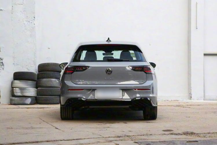 Used Volkswagen Golf 2025 300TSI R-Line Exterior 3