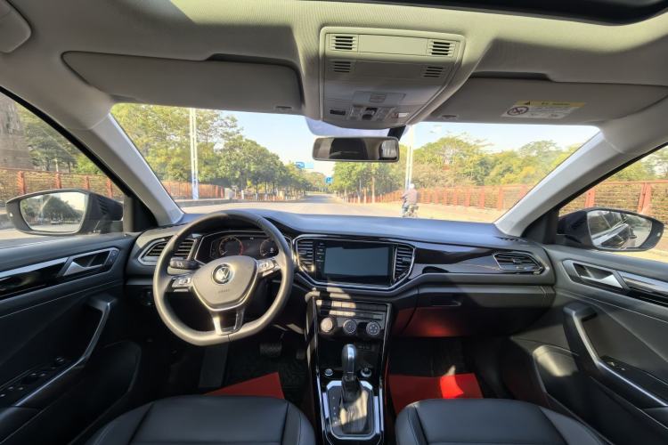 Used Volkswagen T-ROC 2021 280TSI DSG Two-Wheel Drive Comfort Connect Edition