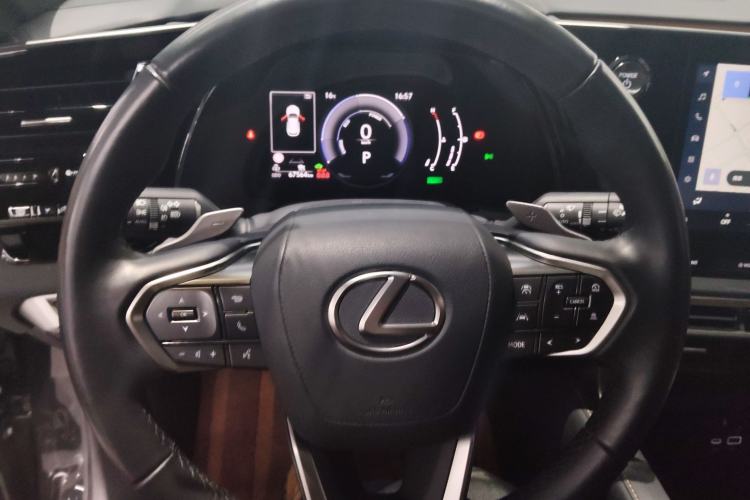 Used Lexus RX 2023 350h Two-Wheel Drive Enjoyment Version
