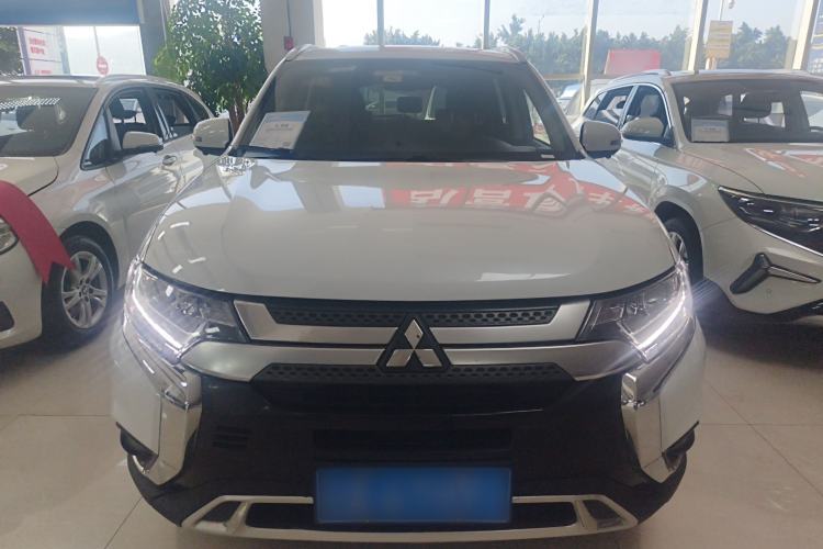 Used Mitsubishi Outlander 2019 2.0L Two-Wheel Drive Comfort Edition 7-Seater China VI Standard