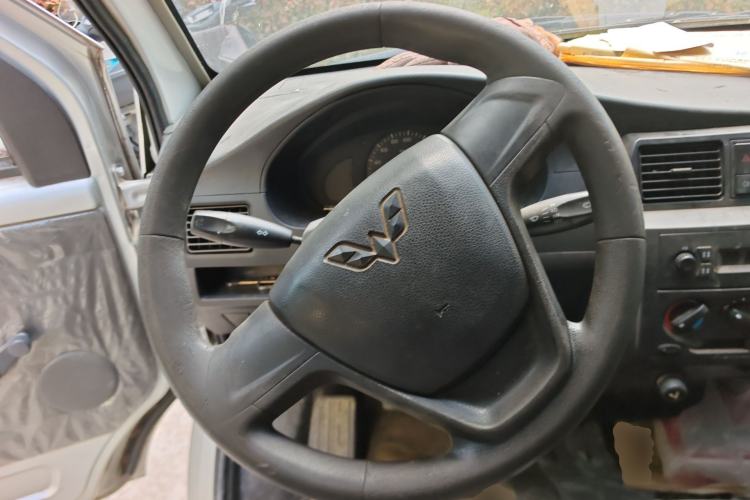 Used Wuling Rongguang 2012 1.2L Extended Basic Version LJY Steering Wheel