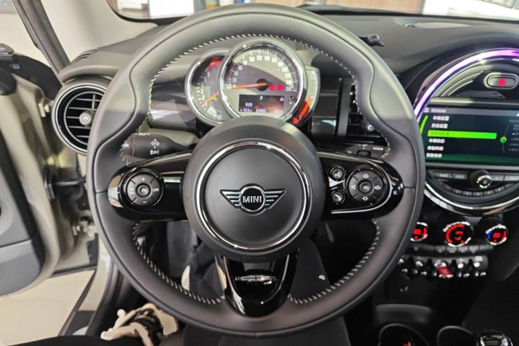 Used MINI MINI 2019 1.5T COOPER Artist
