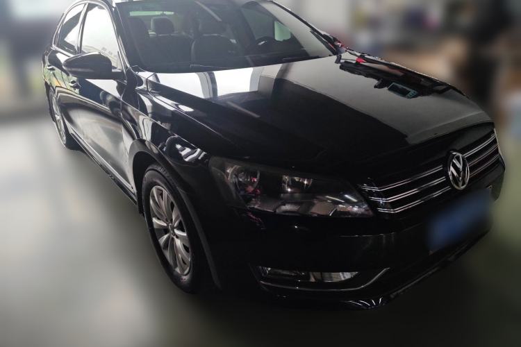 Used Volkswagen Passat 2014 1.8TSI DSG Prestige Edition Front Right 45 Deg