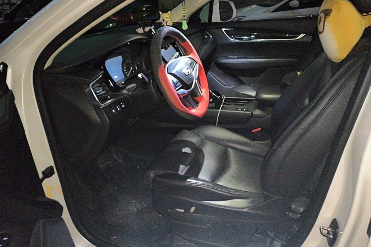 Used Cadillac XT5 2017 Anniversary Edition 25T Luxury Model Driver Seat