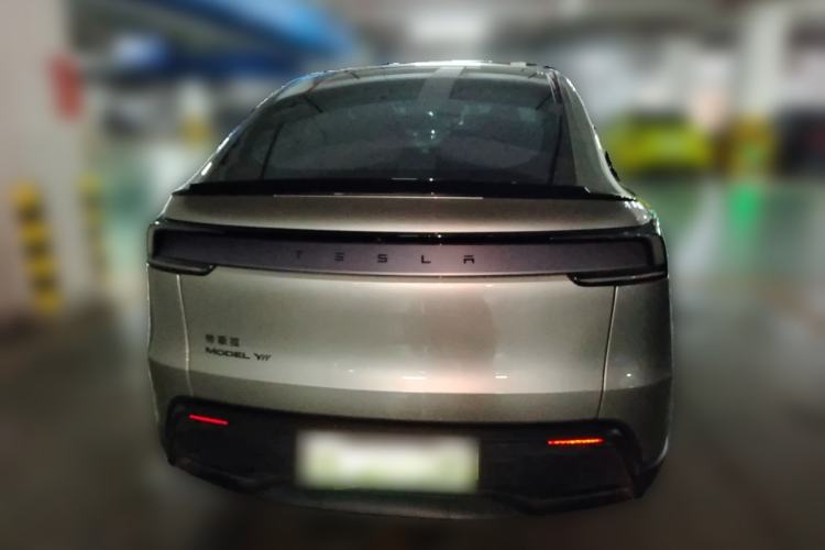 Used Tesla Model Y L 2025 Model Long-Range All-Wheel-Drive Version