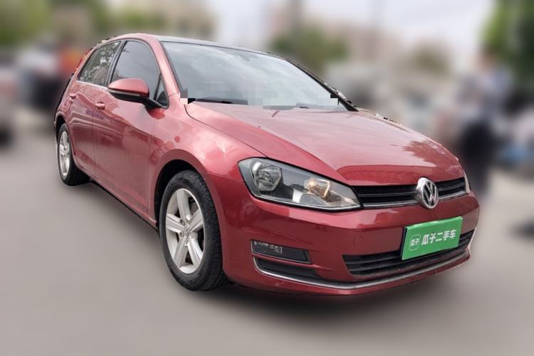 Used Volkswagen Golf 2014 1.4TSI Automatic Luxury Model Front Right 45 Deg