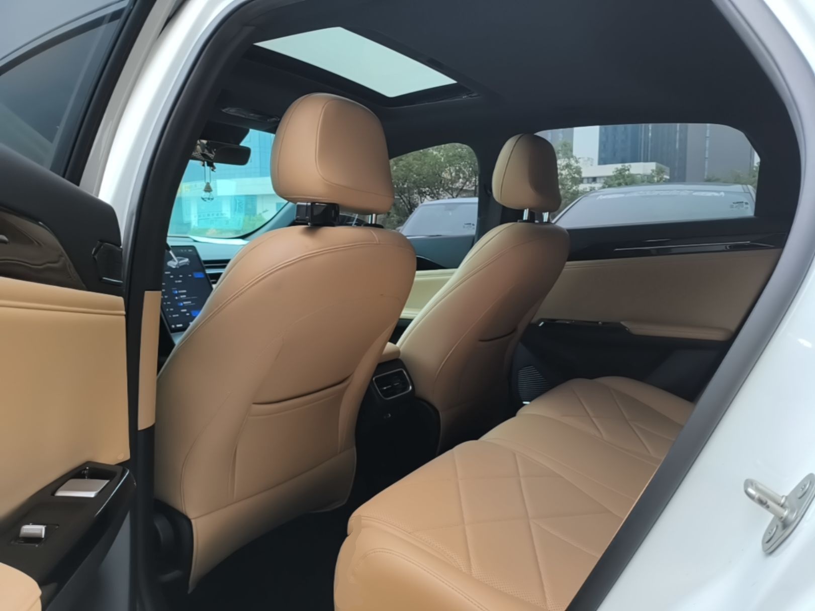 Geely Galaxy L6 2023 60km PLUS — снимка 20