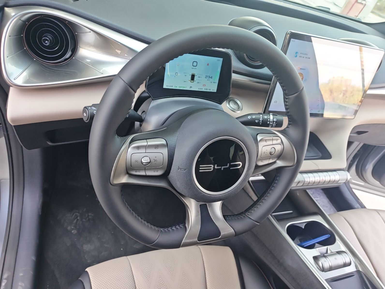BYD Dolphin 2023 420 km Fashion Edition — снимка 13