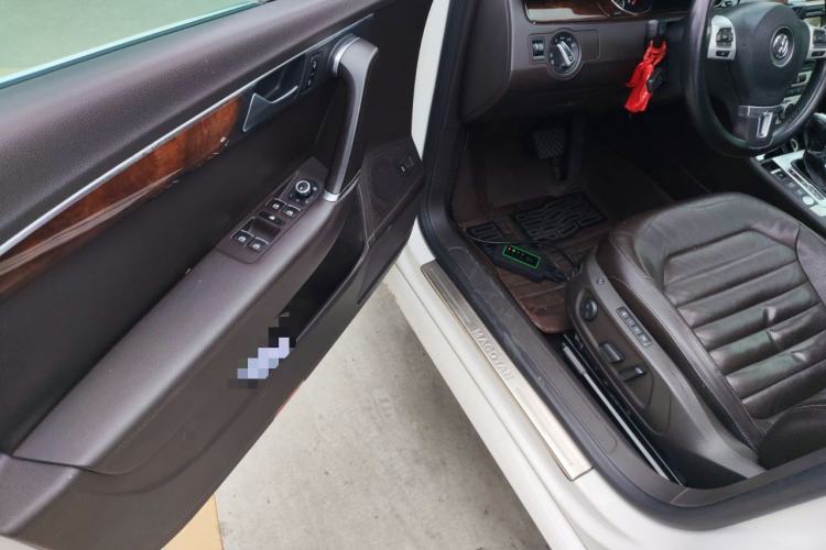 Used Volkswagen Magotan 2012 Travel Edition 2.0 TSI Luxury Version Driver Seat