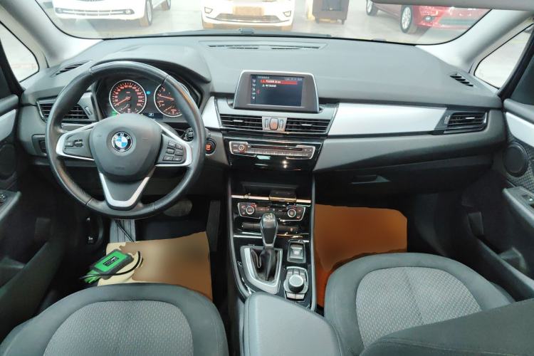 Used BMW 2 Series Gran Tourer 2015 218i Leading Model Center Console