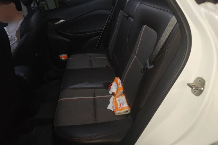 Used Chevrolet Trax 2019 Redline 335T CVT Top-Tier Model China VI Standard Left Rear Seat