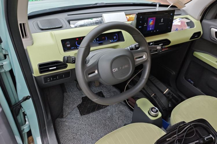 Used Geely Galaxy Panda 2023 Panda Mini 200km Endurance Bear
