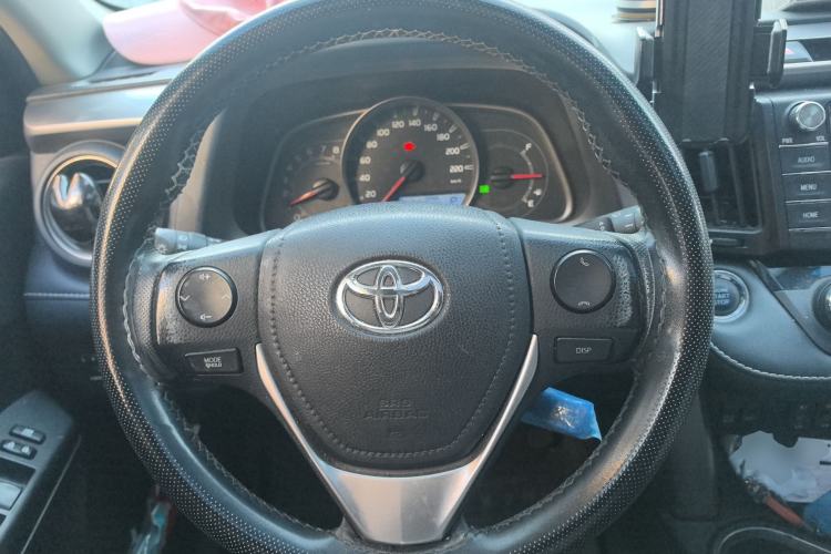 Used Toyota RAV4 2016 2.0L CVT Two-Wheel Drive Comfort Edition China V Standard
