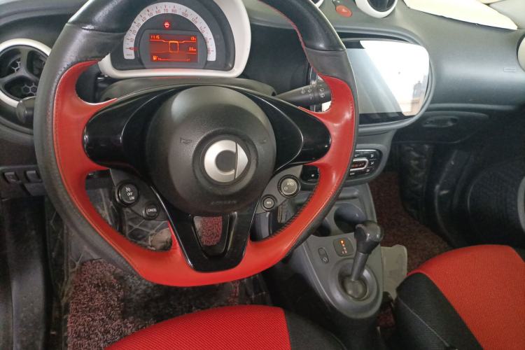 Used smart forfour 2016 1.0L 52 kW Dynamic Edition Steering Wheel
